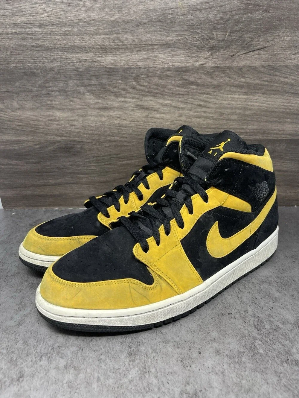 Air Jordan 1 Mid Reverse New Love Mens Size 12 Yellow Black 554724-071